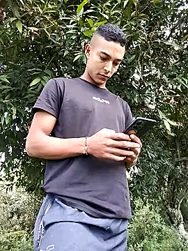 Demiansteven2 online show from November 7, 4:44 pm