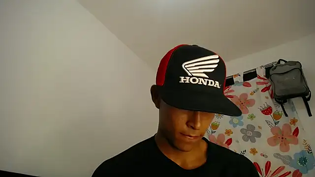 Demiansteven2 online show from February 6, 3:02 am