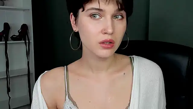 sarah perfect online show from April 16, 6:47 am