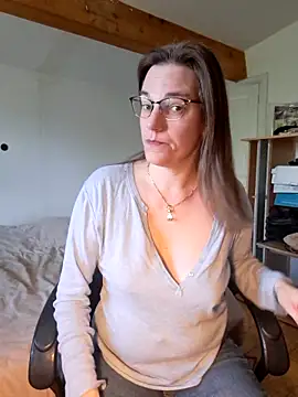 SpiceLea online show from March 2, 9:54 am