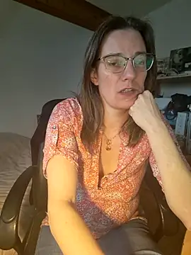 SpiceLea online show from February 18, 12:28 pm