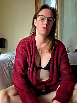 SpiceLea online show from September 24, 8:10 am