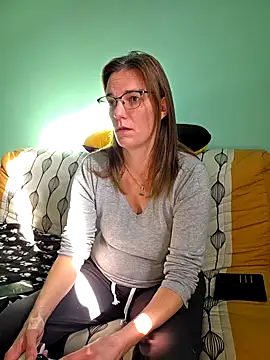 SpiceLea online show from October 23, 1:10 pm