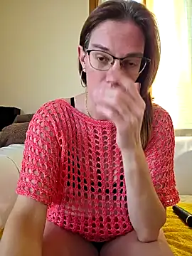 SpiceLea online show from October 1, 4:00 pm