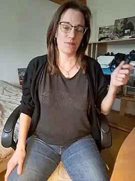 SpiceLea online show from March 3, 12:39 pm