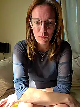 SpiceLea online show from September 16, 10:16 am