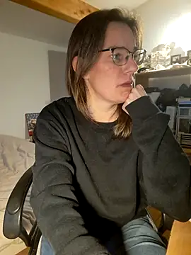 SpiceLea online show from March 6, 5:22 pm