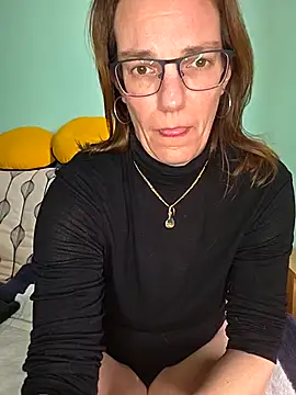 SpiceLea online show from February 17, 1:30 pm