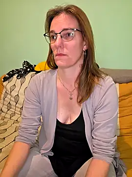 SpiceLea online show from November 14, 3:05 pm