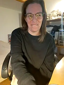 SpiceLea online show from March 7, 4:55 pm