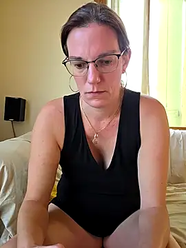 SpiceLea online show from September 17, 4:20 pm