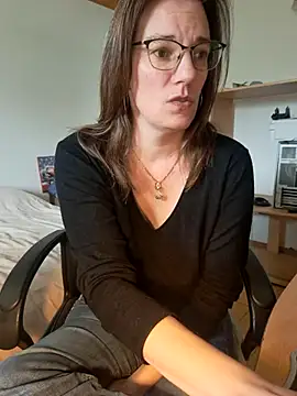 SpiceLea online show from March 13, 12:24 pm