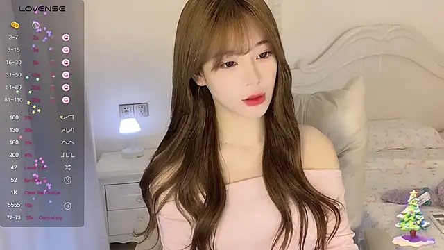 Yuuuuuly online show from February 28, 4:20 pm