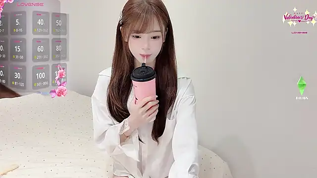 Yuuuuuly online show from April 17, 2:53 pm