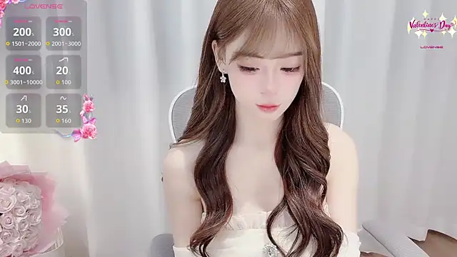 Yuuuuuly online show from May 12, 2:45 pm