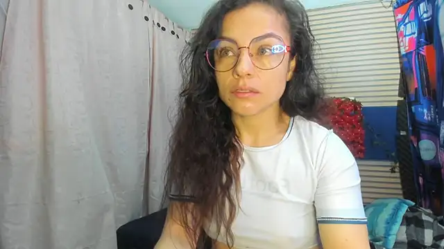 Snapshot of rosse_2504 chatting on July 19, 11:29 am rosse 2504 online show from July 19, 11:29 am