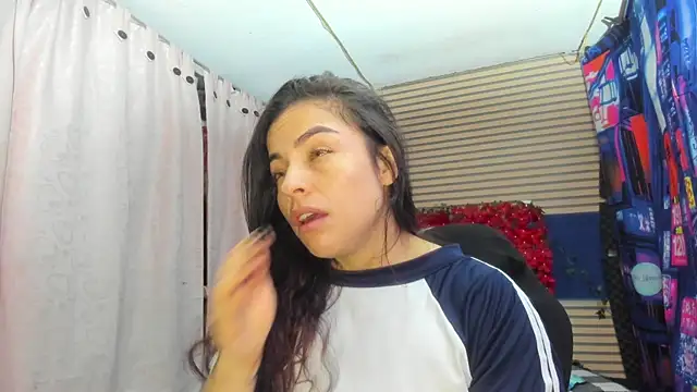 Snapshot of rosse_2504 chatting on July 15, 12:34 pm rosse 2504 online show from July 15, 12:34 pm