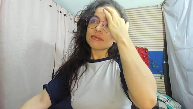 Snapshot of rosse_2504 chatting on June 20, 9:14 am rosse 2504 online show from June 20, 9:14 am