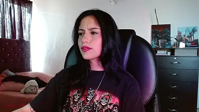 Ary Pieerce online show from October 24, 9:47 pm