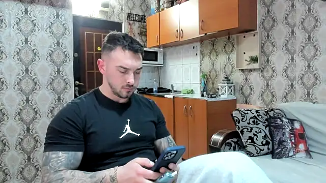 Jonmusclemaster online show from January 17, 9:40 pm