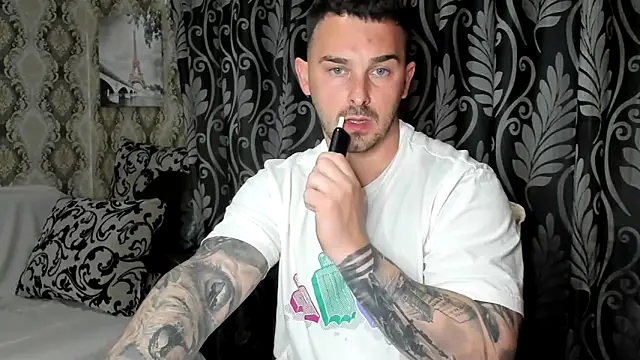 Jonmusclemaster online show from April 6, 8:10 pm