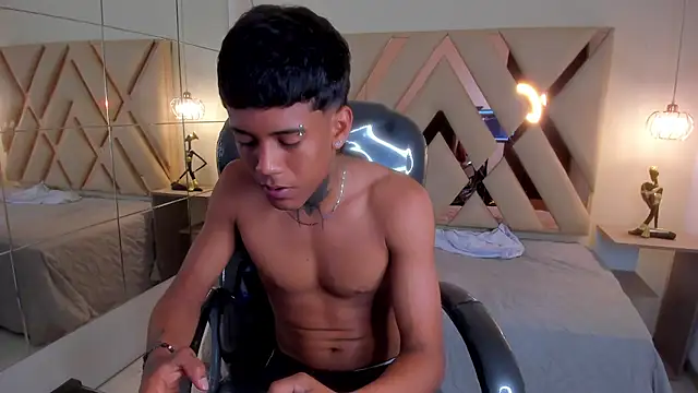 Alan Cute18 online show from February 16, 1:43 pm