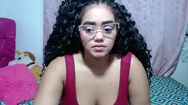 Snapshot of kiara_milf_ chatting on November 6, 11:53 pm kiara milf online show from November 6, 11:53 pm