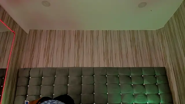 Poacahontasfg online show from March 23, 4:01 am