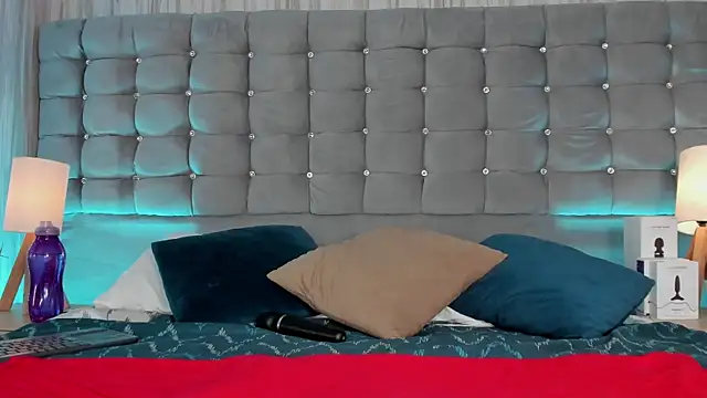 Poacahontasfg online show from October 10, 4:02 am