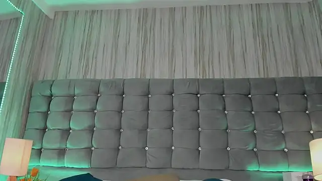 Poacahontasfg online show from September 26, 3:57 am