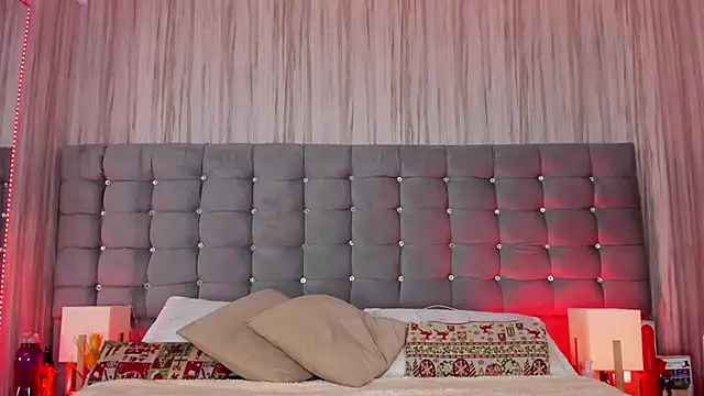 Poacahontasfg online show from April 17, 4:04 am