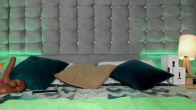 Poacahontasfg online show from October 3, 3:52 am