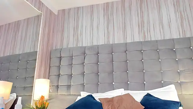 Poacahontasfg online show from November 18, 4:05 am