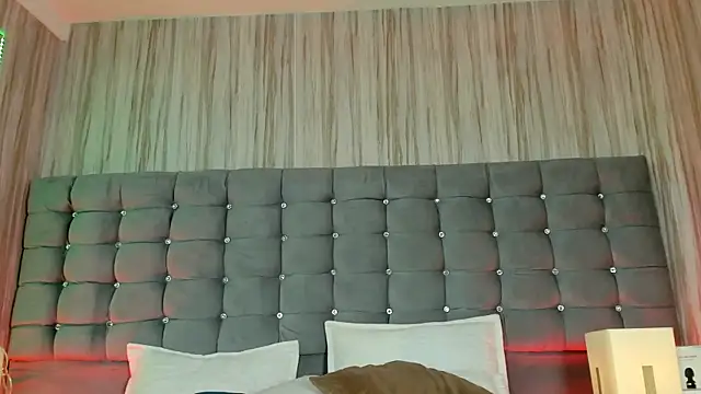 Poacahontasfg online show from November 29, 4:01 am