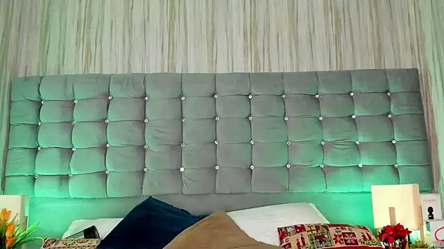 Poacahontasfg online show from January 11, 3:57 am