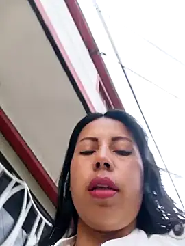 Snapshot of _andrea30 chatting on November 6, 11:14 am andrea30 online show from November 6, 11:14 am