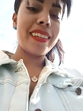 Snapshot of _andrea30 chatting on March 21, 12:39 pm andrea30 online show from March 21, 12:39 pm