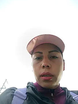 Snapshot of _andrea30 chatting on October 27, 11:33 am andrea30 online show from October 27, 11:33 am