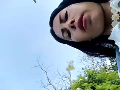 Snapshot of _andrea30 chatting on September 24, 12:00 pm andrea30 online show from September 24, 12:00 pm