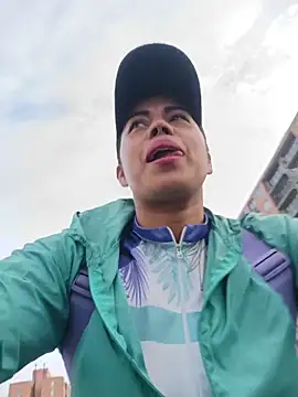 Snapshot of _andrea30 chatting on October 18, 11:01 am andrea30 online show from October 18, 11:01 am