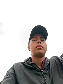 Snapshot of _andrea30 chatting on November 17, 11:58 am andrea30 online show from November 17, 11:58 am