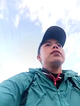 Snapshot of _andrea30 chatting on October 5, 11:12 am andrea30 online show from October 5, 11:12 am