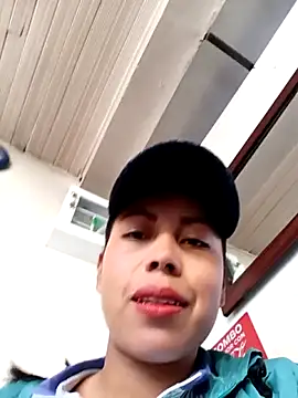 Snapshot of _andrea30 chatting on October 6, 11:11 am andrea30 online show from October 6, 11:11 am