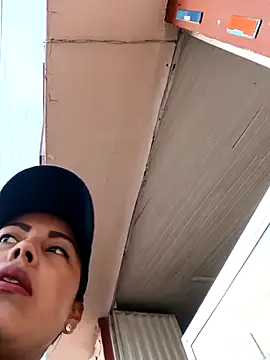 Snapshot of _andrea30 chatting on September 11, 11:21 am andrea30 online show from September 11, 11:21 am