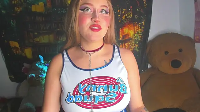 LailaCatt online show from December 5, 8:35 am