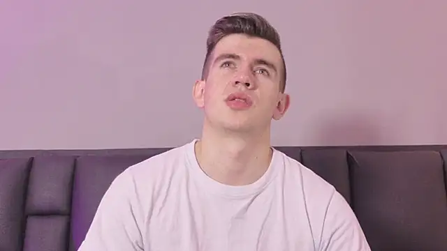 MikaelSlow online show from April 13, 7:07 pm