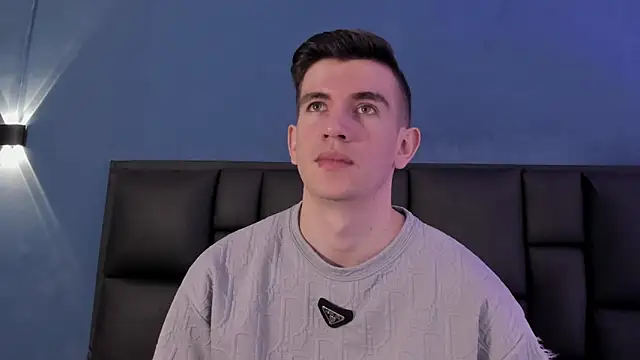 Snapshot of MikaelSlow chatting on November 9, 3:54 am MikaelSlow online show from November 9, 3:54 am