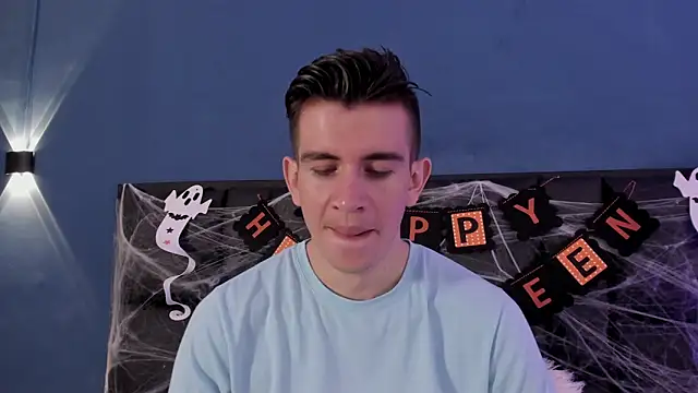 Snapshot of MikaelSlow chatting on October 26, 4:02 am MikaelSlow online show from October 26, 4:02 am