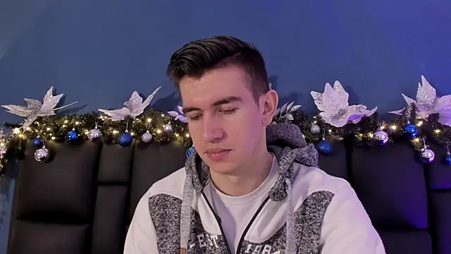 Snapshot of MikaelSlow chatting on November 28, 4:01 am MikaelSlow online show from November 28, 4:01 am