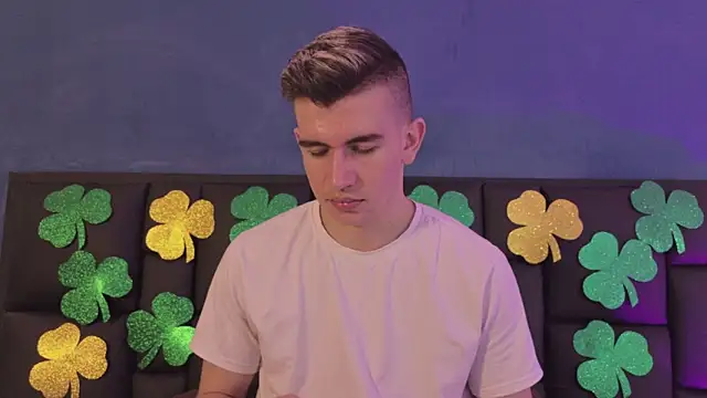 MikaelSlow online show from March 13, 4:06 am